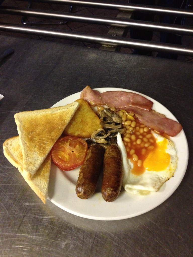 100% HALAL The Full English Break-fast 100% HALAL The Full English Break-fast