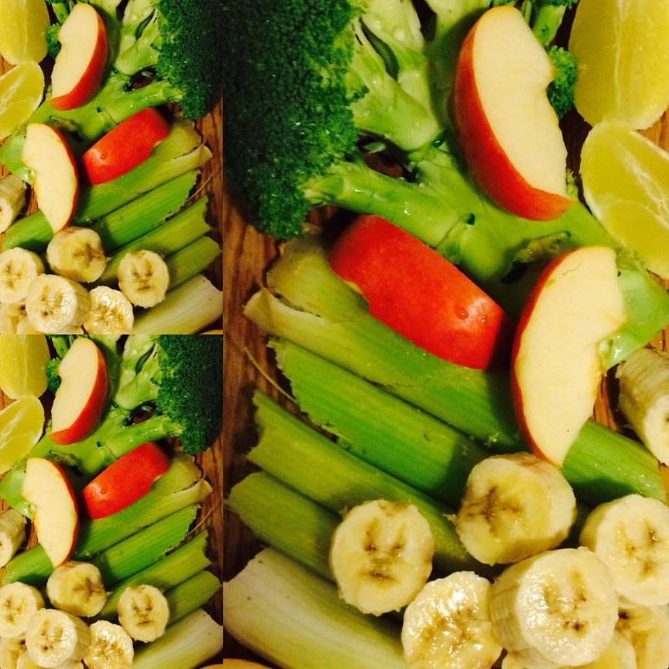 green-smoothie-supper-nut-milk-honey-cinamon