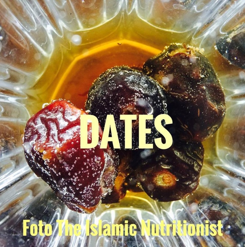 dates in water